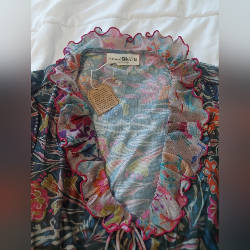NATURAL LIFE Sierra Ruffle Mesh Top, Green Painterly Vines, Size Medium - Picture 7 of 12